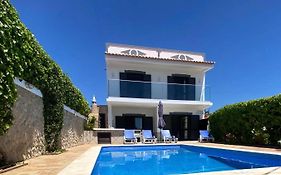 Vivenda Silvestre Family House